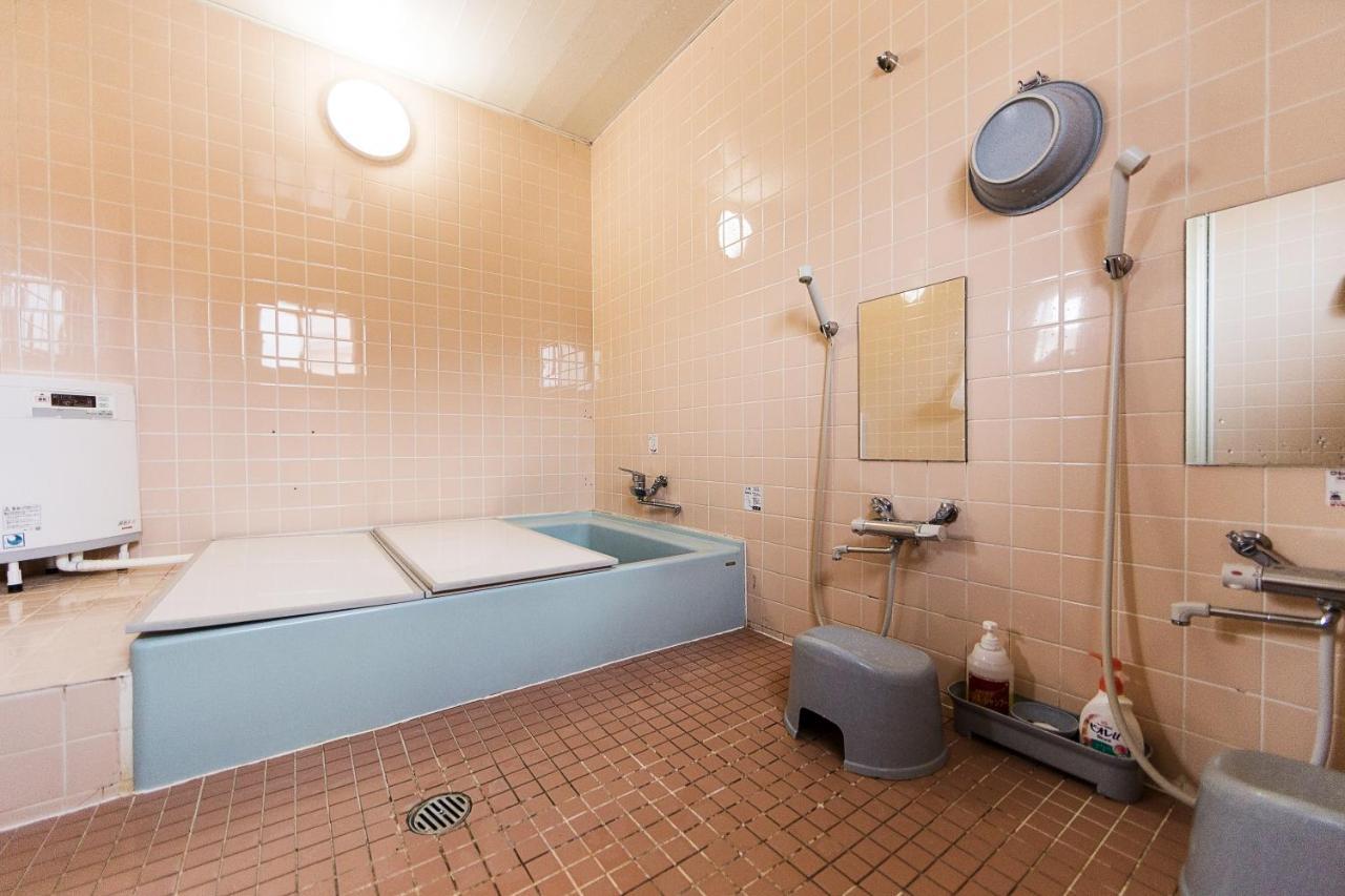 Hotel Minshuku Nihonkai Ishikari Esterno foto