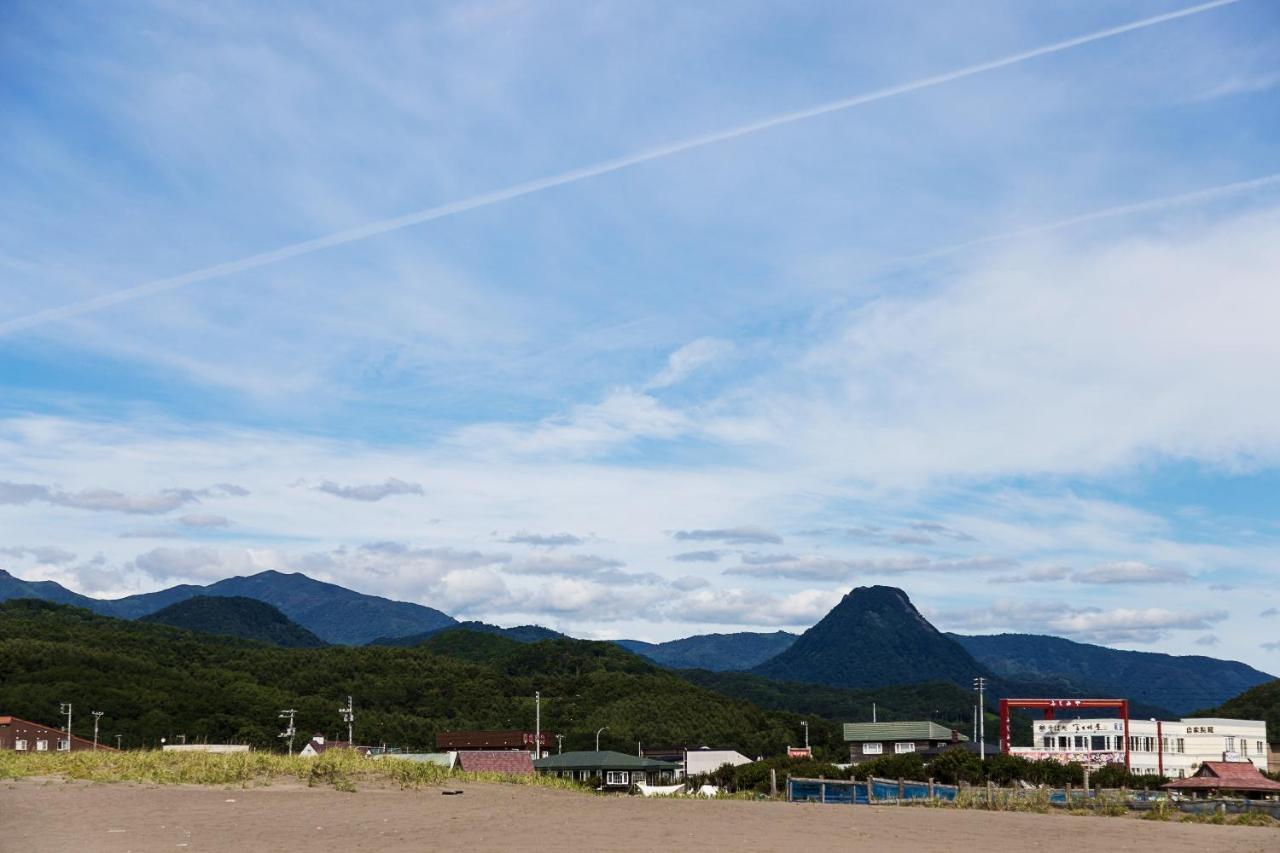 Hotel Minshuku Nihonkai Ishikari Esterno foto