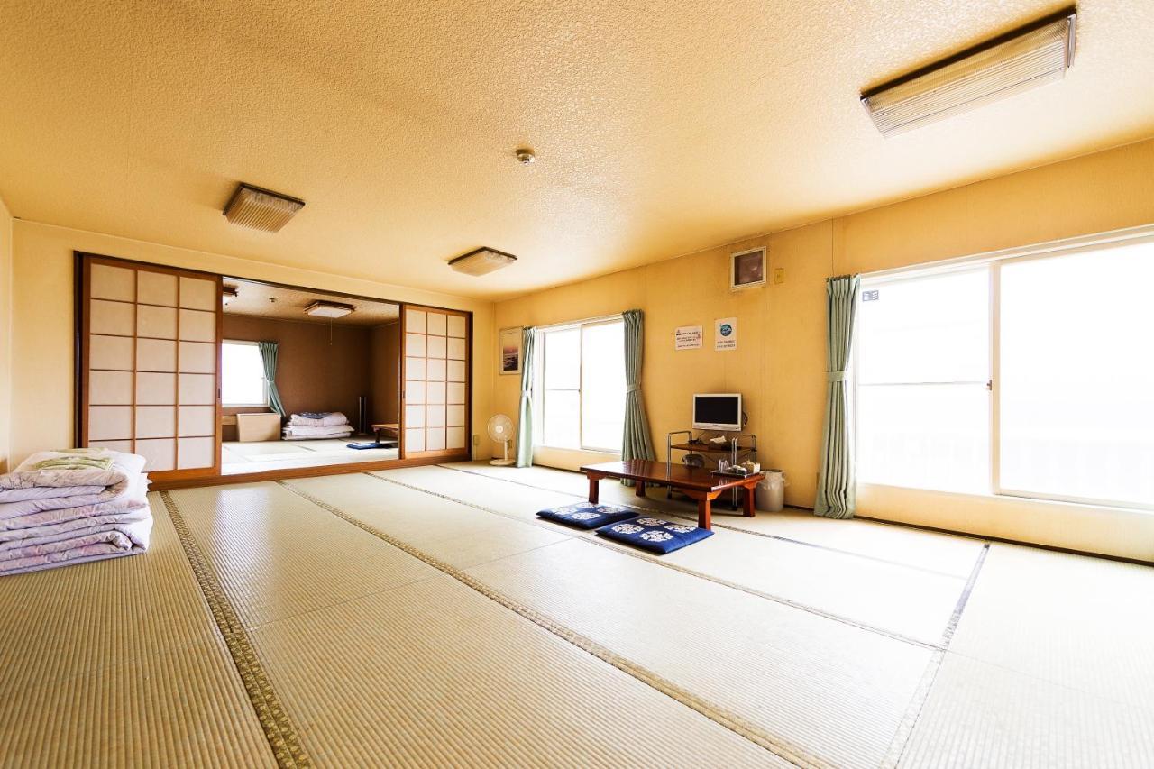 Hotel Minshuku Nihonkai Ishikari Esterno foto