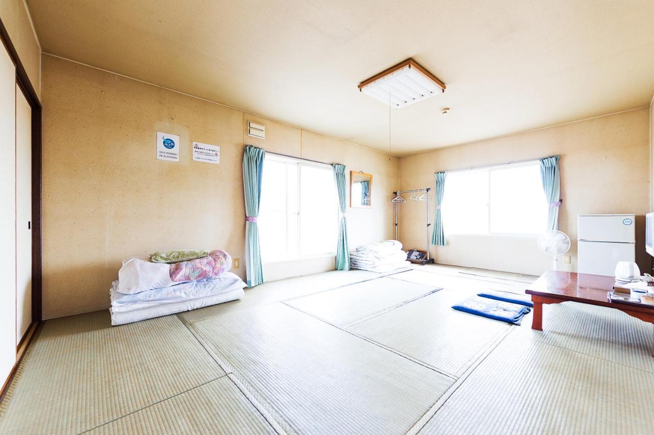 Hotel Minshuku Nihonkai Ishikari Esterno foto