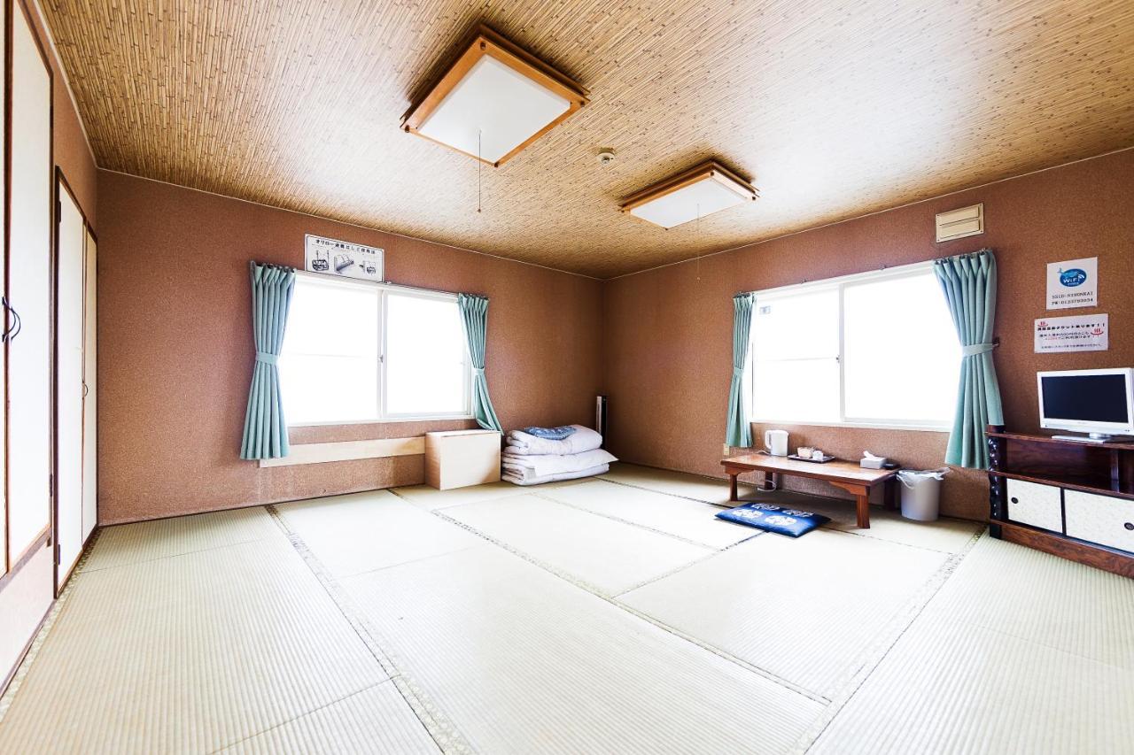 Hotel Minshuku Nihonkai Ishikari Esterno foto
